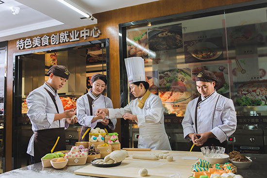 40岁的女人学什么技术谋生好