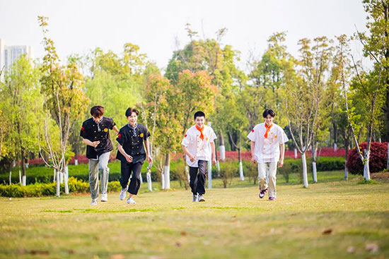 现在孩子学什么手艺比较有发展男孩